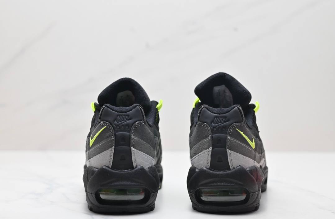 Обувки Air Max 95 Reverse Neon
