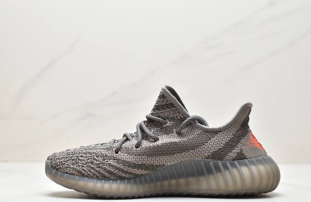 Обувки Yeezy 350 V2 Beluga