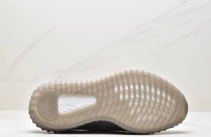 Обувки Yeezy 350 V2 Beluga