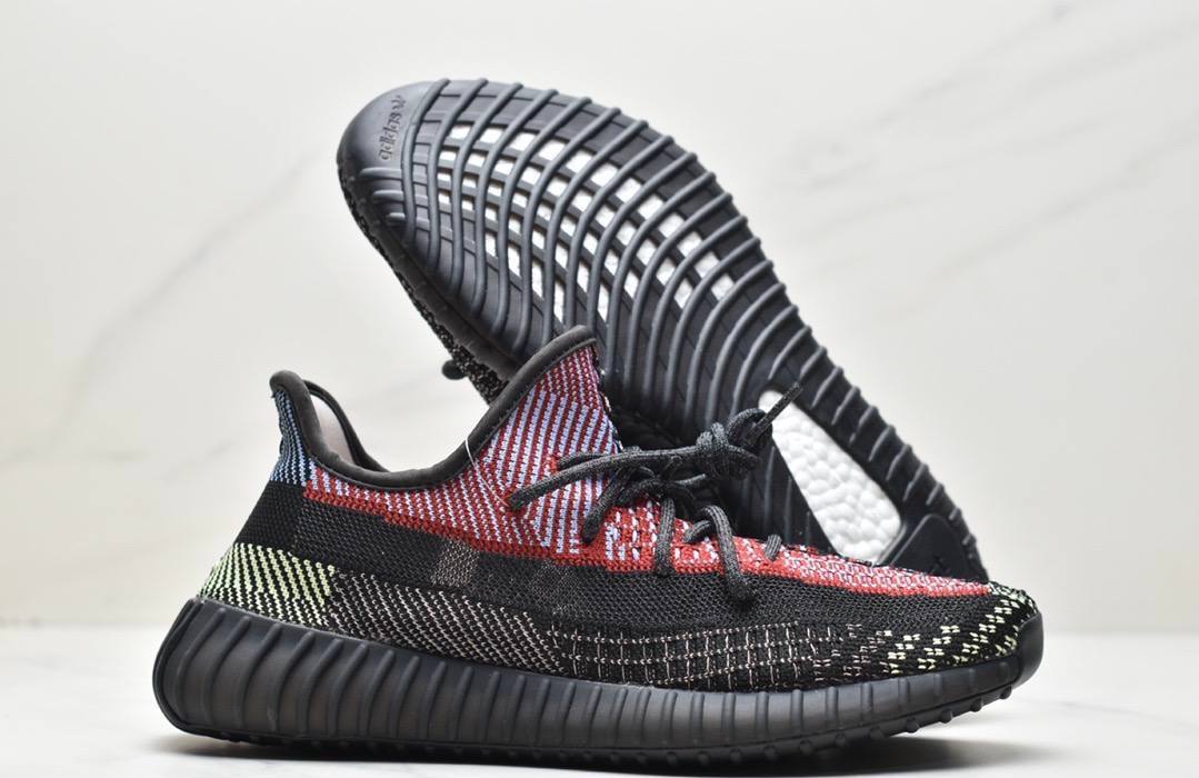 Обувки Yeezy 350 V2 Yecheil