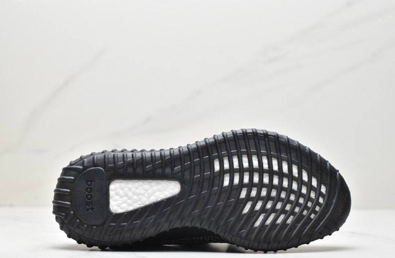 Обувки Yeezy 350 V2 Yecheil