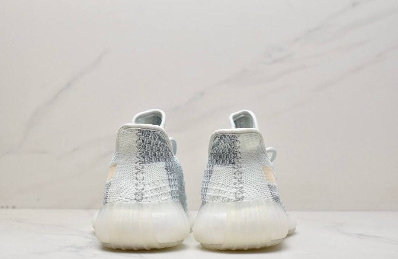 Обувки Yeezy 350 V2 Cloud White