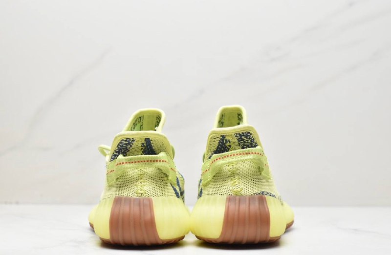 Обувки Yeezy 350 V2 Semi Frozen Yellow