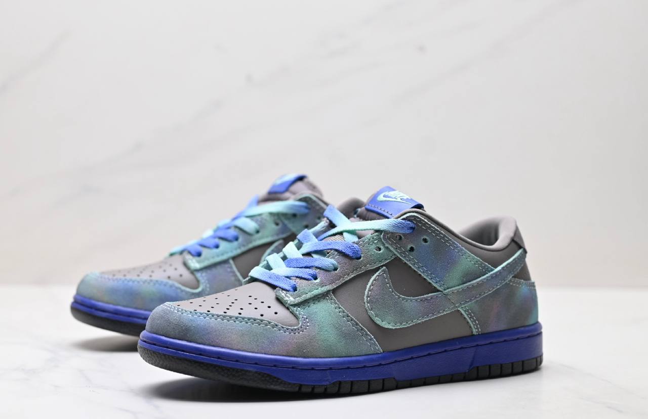 Обувки Dunk Low SE