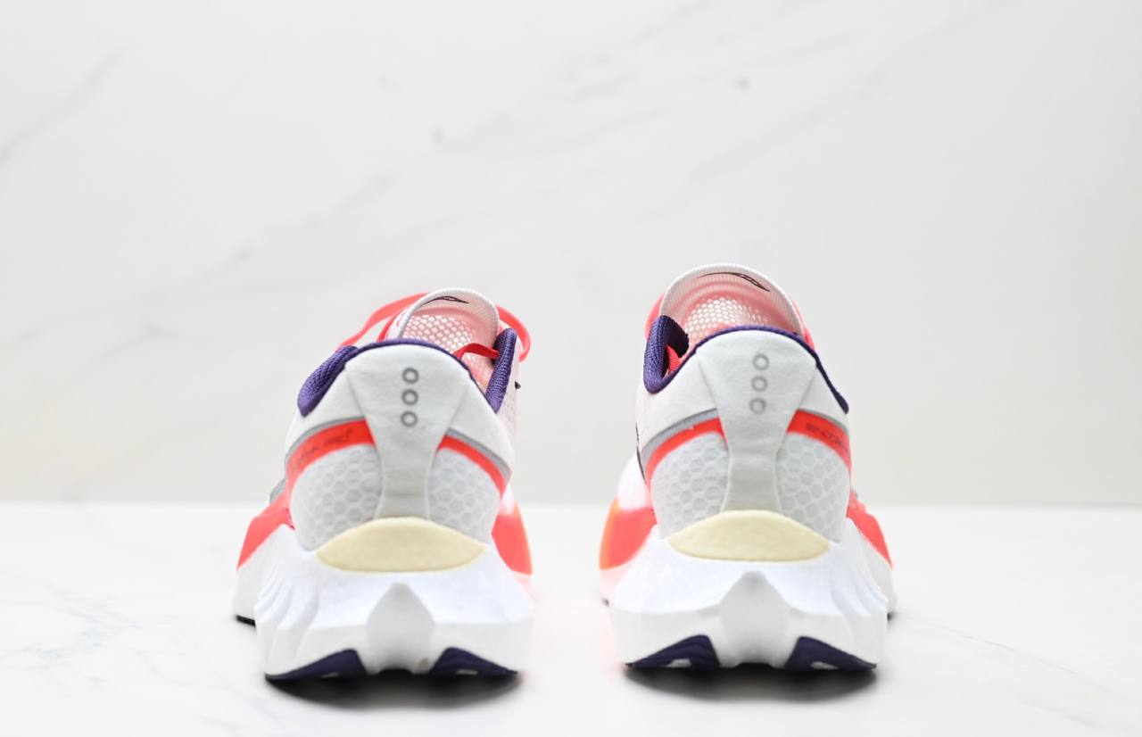 Обувки Saucony Endorphin Pro 4