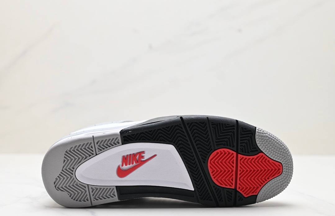 Обувки AJ 4 Retro Black Cement