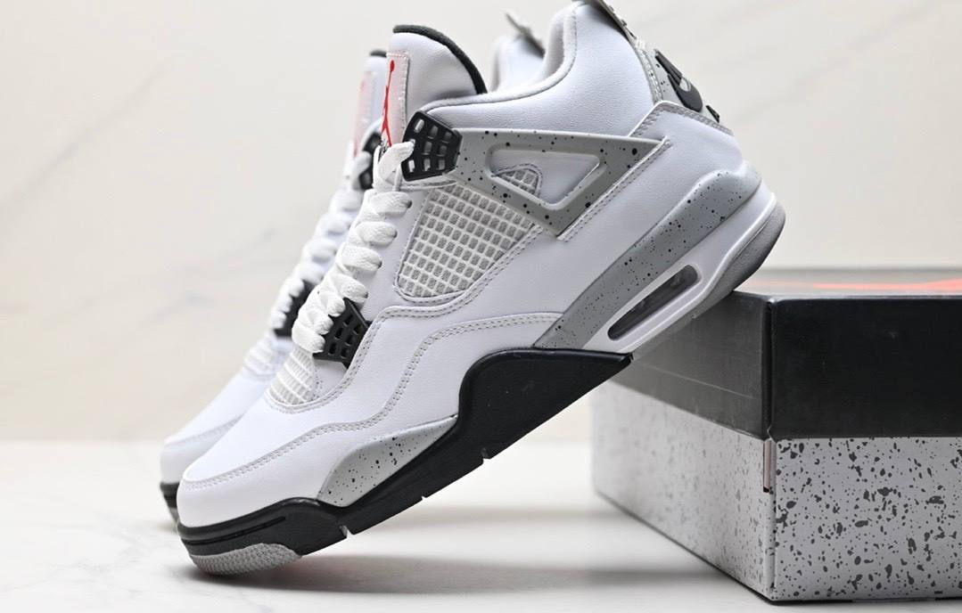 Обувки AJ 4 Retro Black Cement