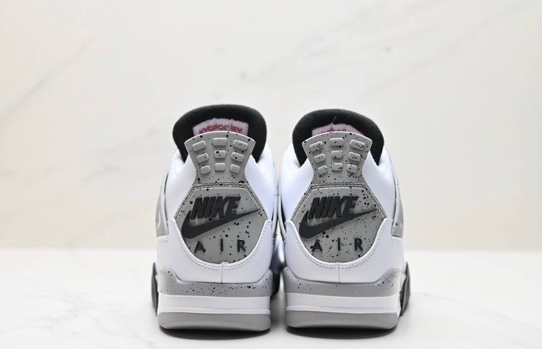 Обувки AJ 4 Retro Black Cement