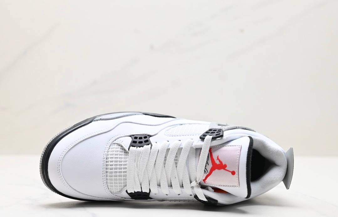 Обувки AJ 4 Retro Black Cement
