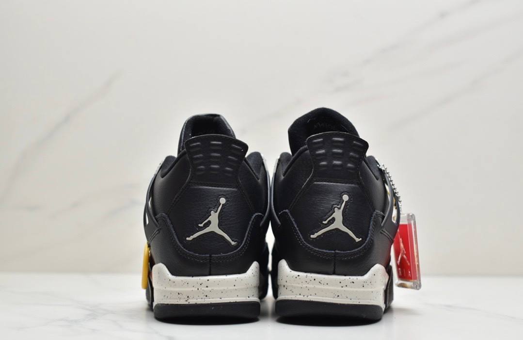 Обувки AJ 4 Retro Black Oreo