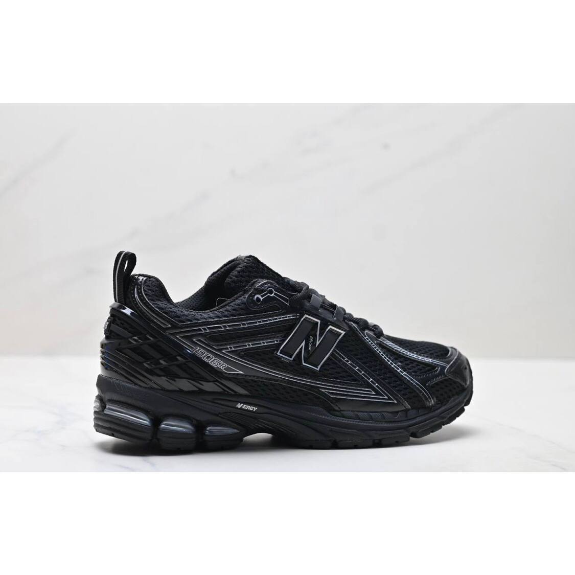 Обувки New Balance M1906RCH