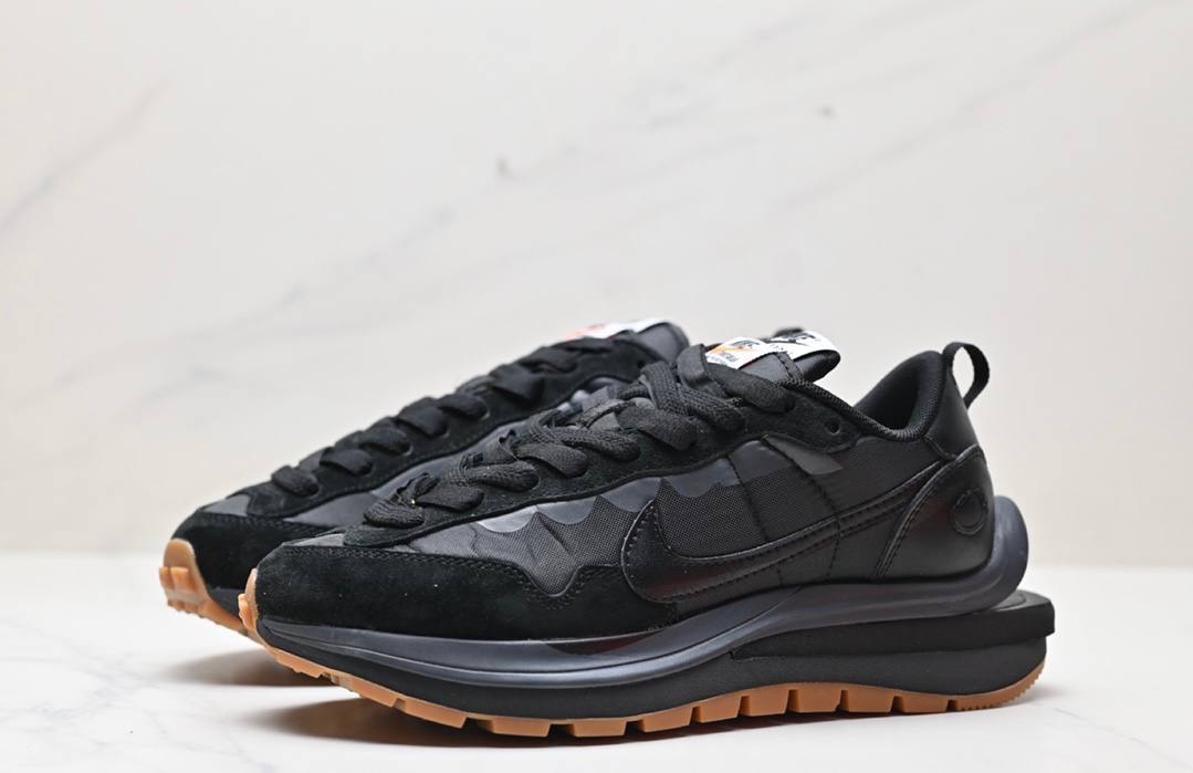 Обувки Sacai VaporWaffle Black&Gum