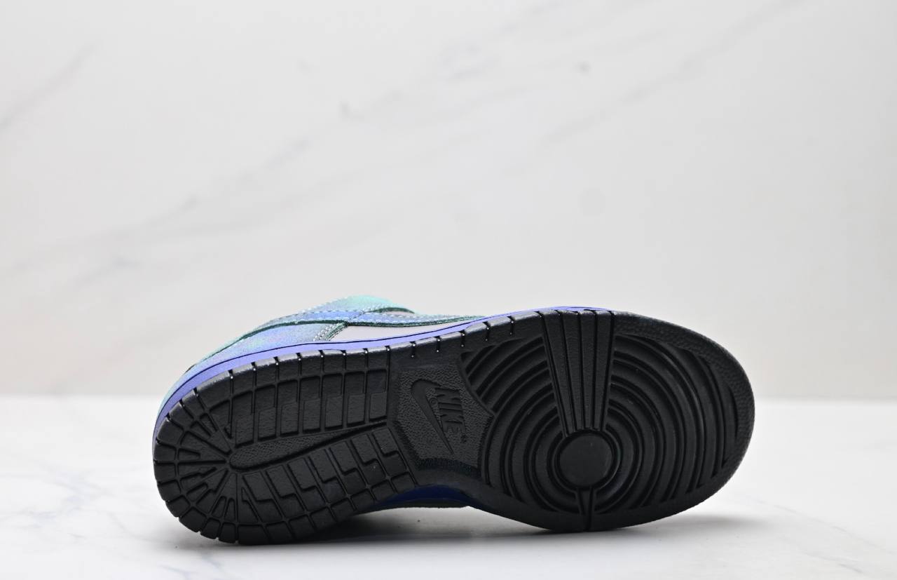 Обувки Dunk Low SE