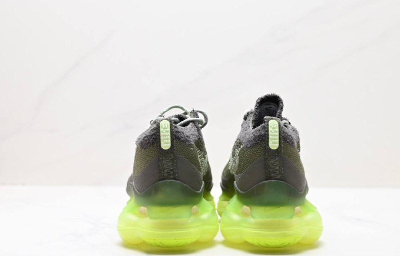 Обувки Scorpion Flyknit Barely Volt
